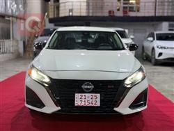 نيسان ألتيما